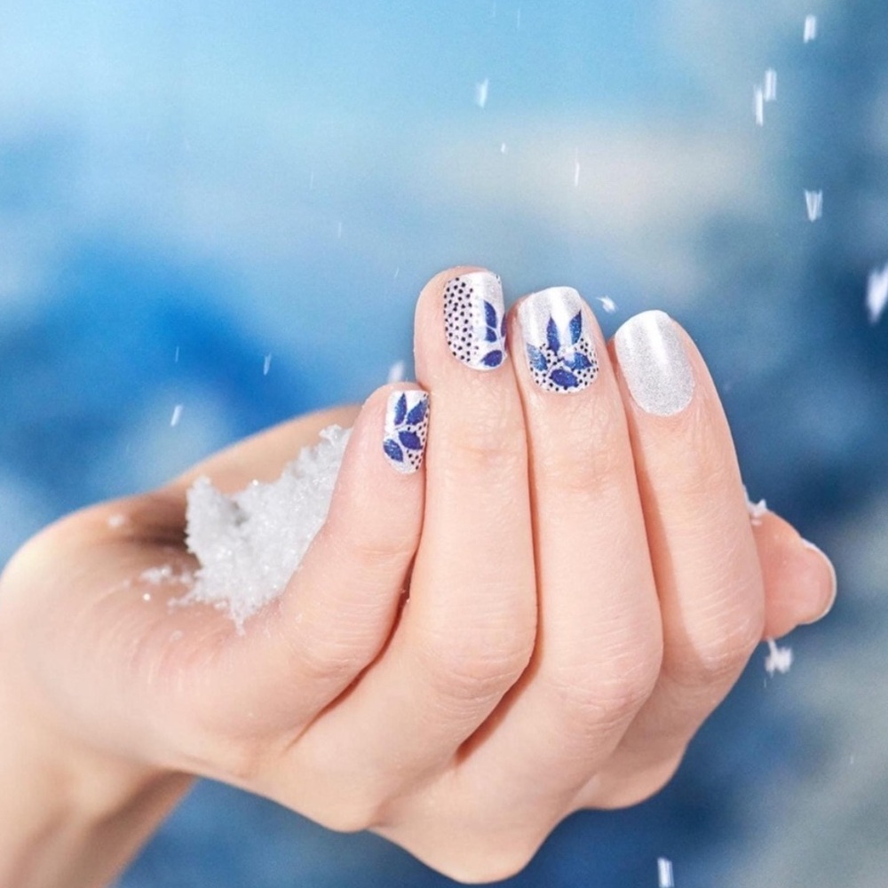 *Retired* Color Street: Leaf it to Me | Silver Blue Fall Shimmer Metallic Dots
